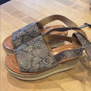 Lucky Brand Brown Tan Espadrilles Slip-On Shoes platform style